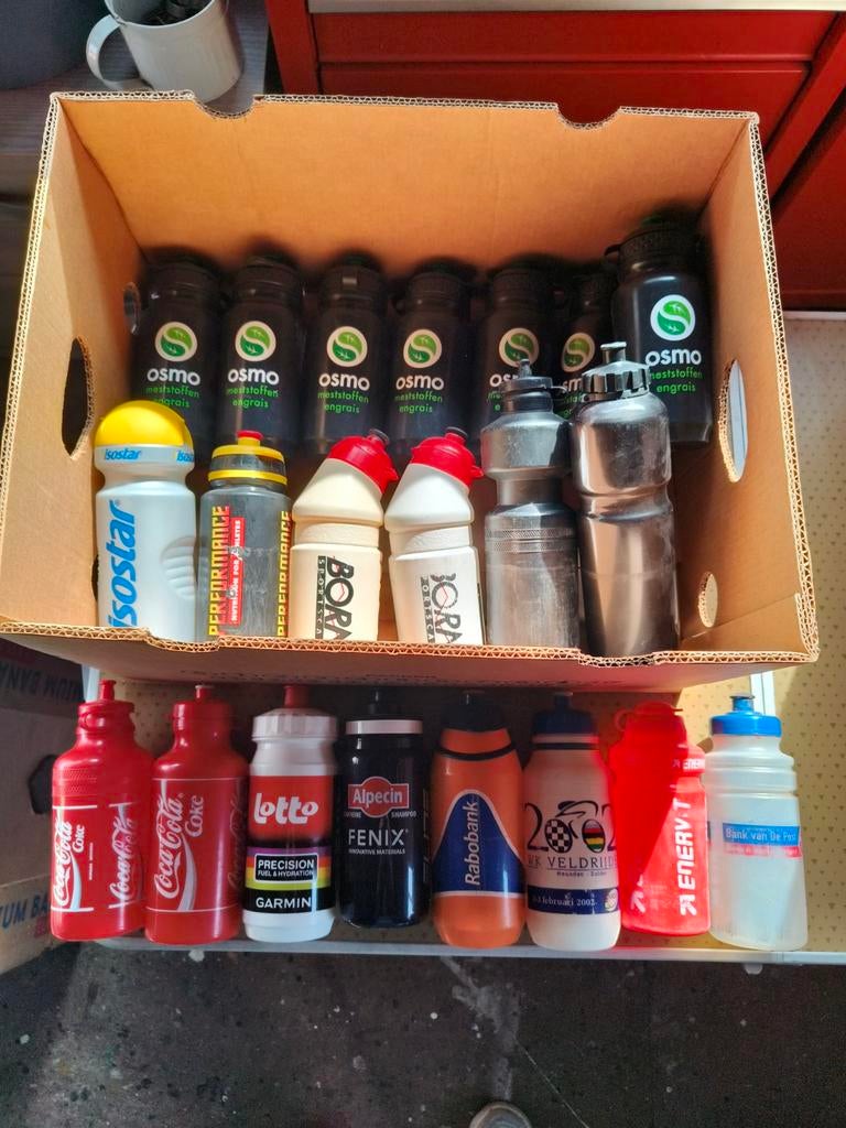 Lot bidons + koerskledij!! +50 stuks voor 50 euro!!, Fietsen en Brommers, Ophalen