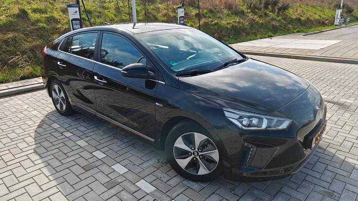 Hyundai Ioniq EV, Dealer onderhouden, zuinig 7 km/kWh., Auto's, Hyundai, Particulier, IONIQ, 5 deurs, Dealer onderhouden, Ophalen