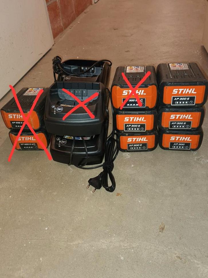 Batteries Stihl + chargeurs, Divers, Divers Autre, Comme neuf, Enlèvement