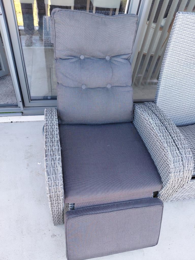 2 zetels in kunststof, heel goede staat alsook de kussens. W, Ophalen, Kunststof