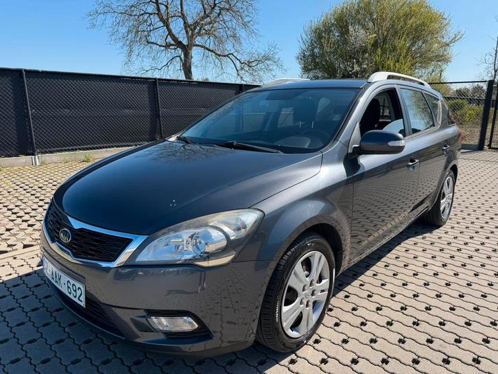 Kia ceed 1.6 crdi bj 2010  km 180000 km, Autos, Kia, Entreprise, Achat, (Pro) Cee d, ABS, Régulateur de distance, Alarme, Bluetooth