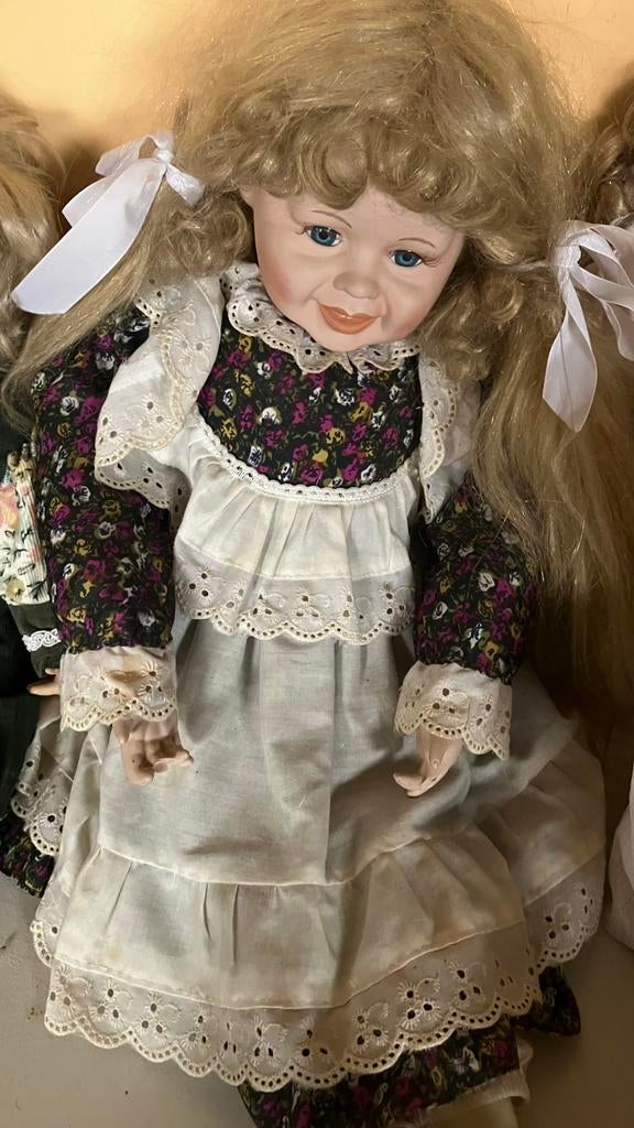 Porseleinen pop strikjes, Enlèvement, Utilisé, Poupée