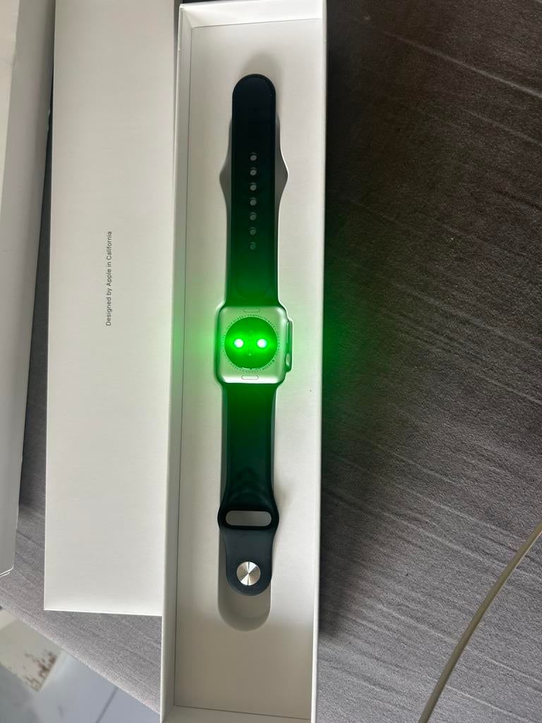 Apple Watch Series 3 38mm, Ophalen, IOS, Zo goed als nieuw, Waterdicht