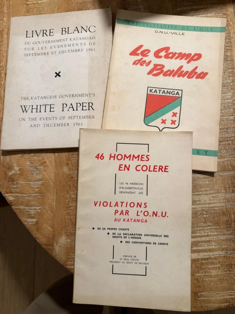 3 livres sur l'histoire du Katanga, Livres, Enlèvement ou Envoi, 20e siècle ou après, Utilisé