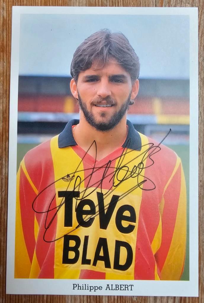 Carte de joueur Philippe Albert KV Malines 1989 signée à la, Collections, Articles de Sport & Football, Comme neuf, Cartes de joueur