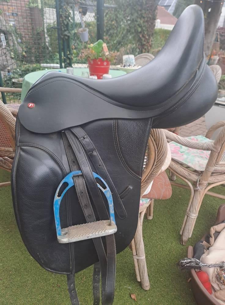 Dressuurzadel Thorowgood High Wither 17,5 inch, Dieren en Toebehoren, Paarden en Pony's | Zadels, Ophalen, Gebruikt, Dressuur