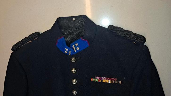 BELGIQUE - ABL - TENUES DIVERSES, Collections, Objets militaires | Général, Armée de terre, Enlèvement ou Envoi