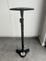 Fietspomp met manometer – zo goed als nieuw, Fietsen en Brommers, Ophalen, Drukmeter, Zo goed als nieuw