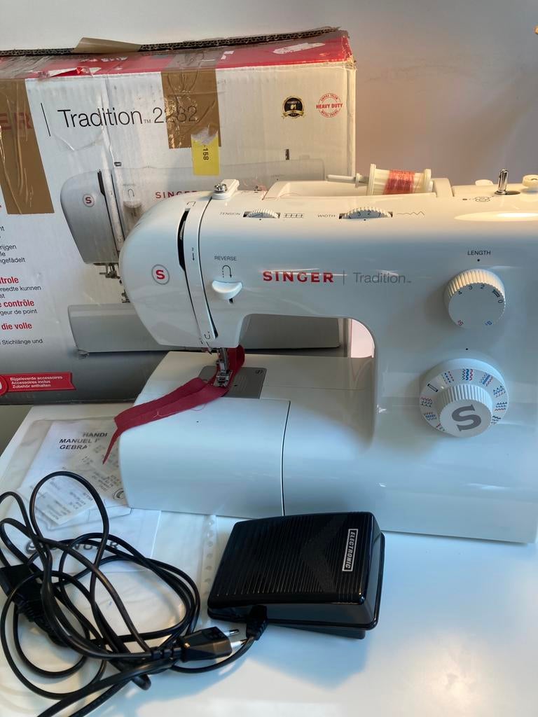 Singer Naaimachine Traditom 2292 (2023) in zeer goede staat, Hobby en Vrije tijd, Ophalen of Verzenden, Zo goed als nieuw, Naaimachine