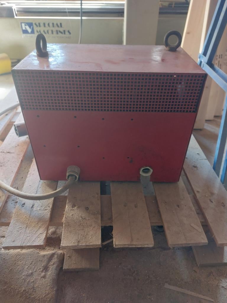 Transfo 230v - 400v 6,3kva, Ophalen