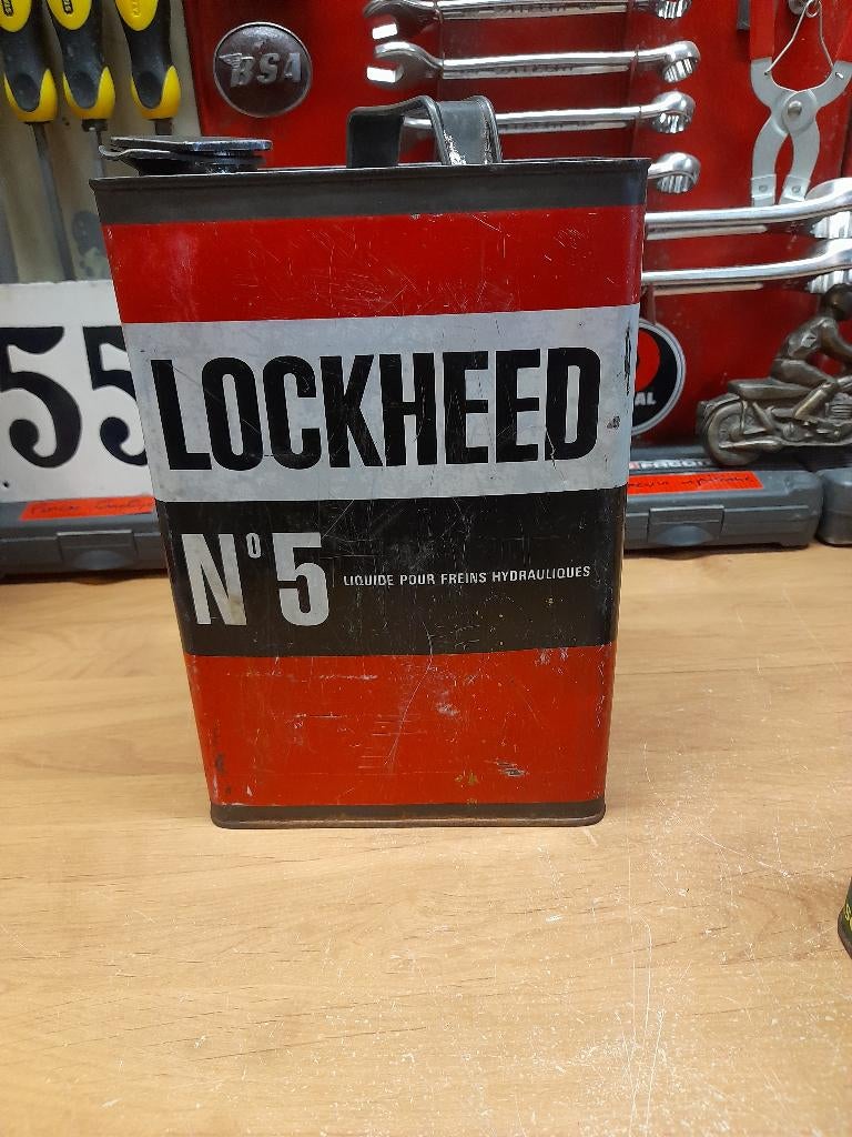 ancien bidon huile vide lockheed n5 5 litres, Collections, Marques & Objets publicitaires, Utilisé, Autres types, Envoi