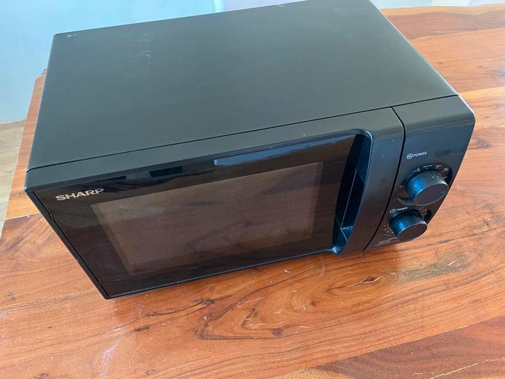 Micro-ondes Sharp nickel, Electroménager, Micro-ondes, Comme neuf, À Poser, Moins de 45 cm, Air chaud, Plaque tournante, Enlèvement