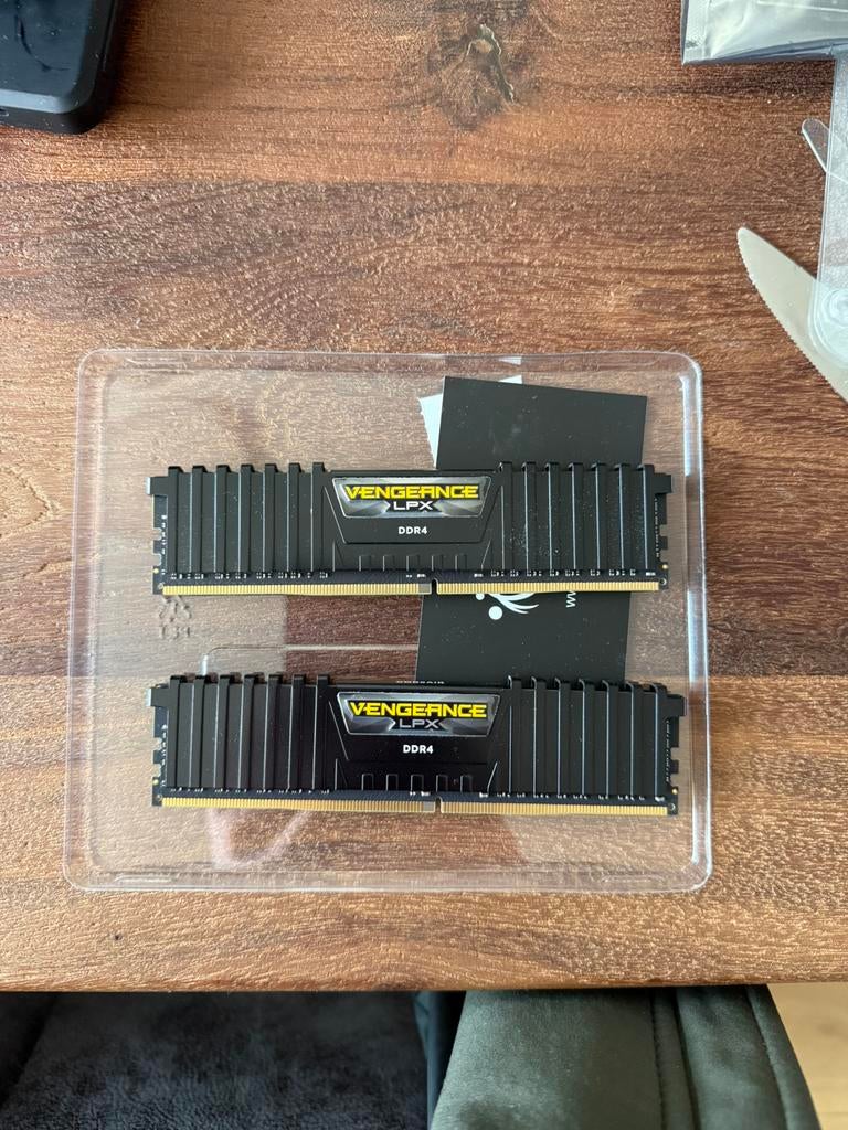 Corsair Vengeance 16GB DDR4, Computers en Software, RAM geheugen, Ophalen, Zo goed als nieuw, DDR4