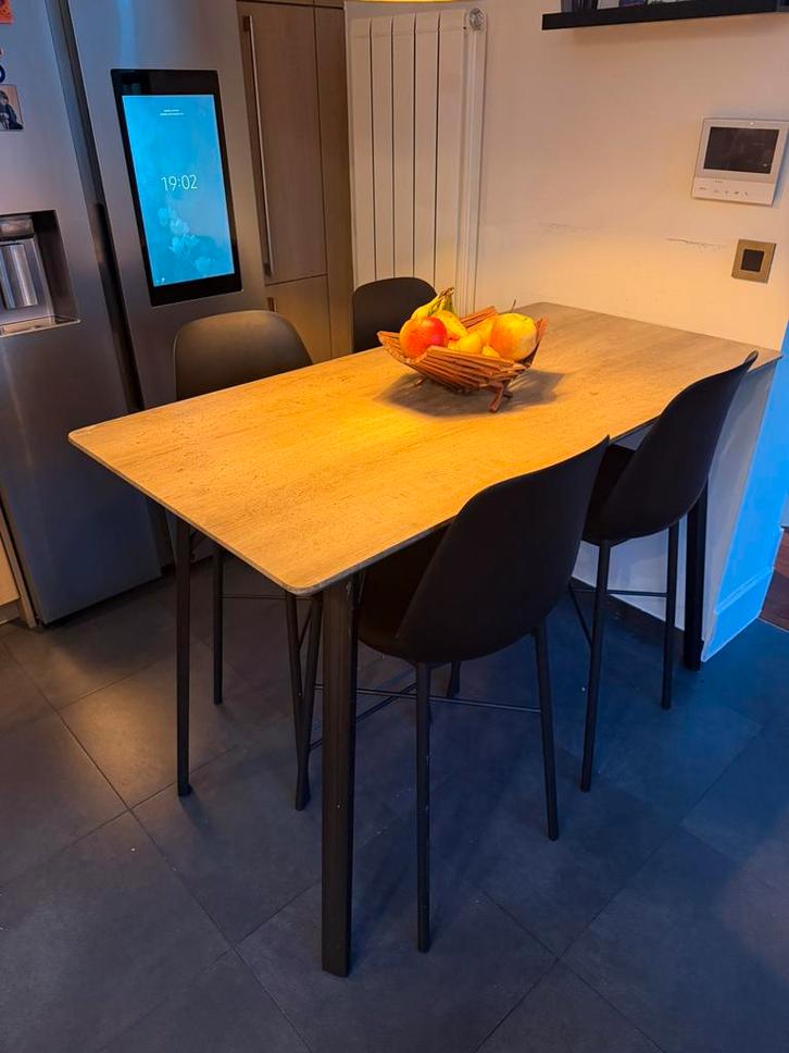 Hoge tafel in barstijl met 4 krukken, Huis en Inrichting, Tafels | Eettafels, Gebruikt, Metaal, Ophalen