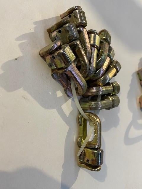 PROFIL L-TRACK STUD FLY EYE R1438, Autos : Pièces & Accessoires, Pièces camion, Autres marques, Intérieur et Revêtement, Neuf