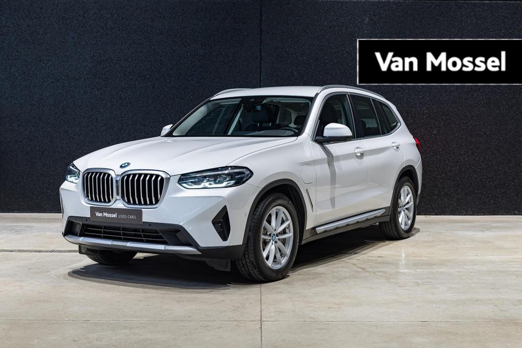 BMW X3 xDrive30e LEDER | LED | CARPLAY, Auto's, BMW, Stof, 4 cilinders, Radio, Wit