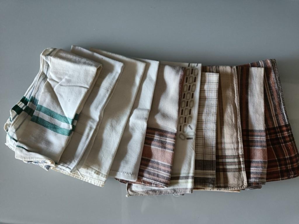 2 sets diverse heren zakdoeken, Ophalen, Gedragen