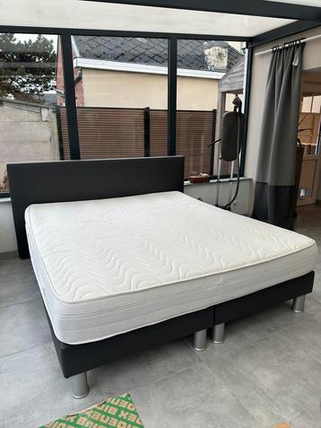 Bed 2 persoons beschikbaar voor biedingen