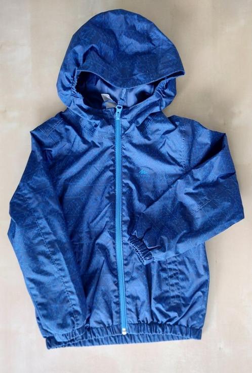 Mooie blauwe zomerjas quechua, maat 104/110, Kinderen en Baby's, Kinderkleding | Maat 104, Gebruikt, Jas, Ophalen of Verzenden