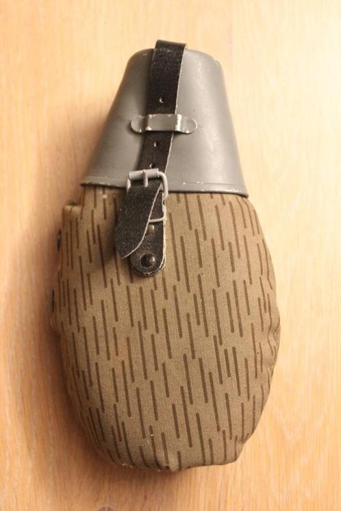Oost-Duitse fles uit de jaren 80, Verzamelen, Militaria | Algemeen, Landmacht, Overige typen, Ophalen of Verzenden
