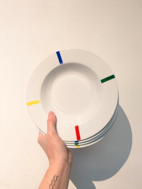 Benetton diepe borden, Huis en Inrichting, Keuken | Servies, Zo goed als nieuw, Bord(en), Effen, Porselein, Ophalen of Verzenden