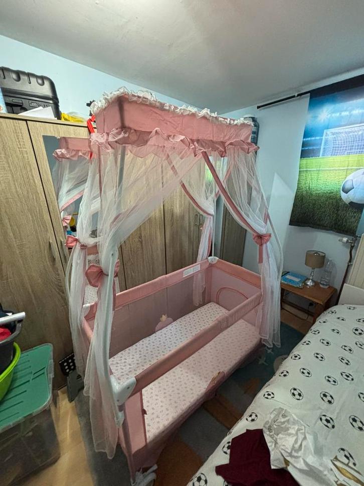 Lit bebe fille, Kinderen en Baby's, Kinderkamer | Bedden, Zo goed als nieuw, Ophalen