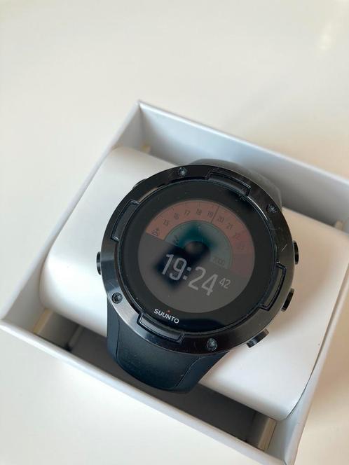 Suunto 5 All Black - verbonden horloge met GPS, Handtassen en Accessoires, Smartwatches, Gebruikt, Zwart, Afstand, GPS, Hartslag