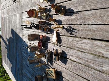 Diverse Miniatuur beeldjes  beschikbaar voor biedingen