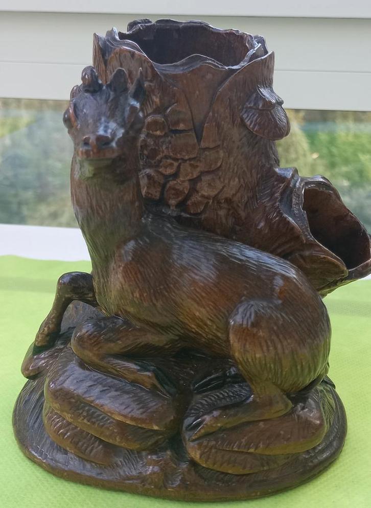 Houtsnijwerk gems in rust, Antiek en Kunst, Kunst | Beelden en Houtsnijwerken, Ophalen of Verzenden