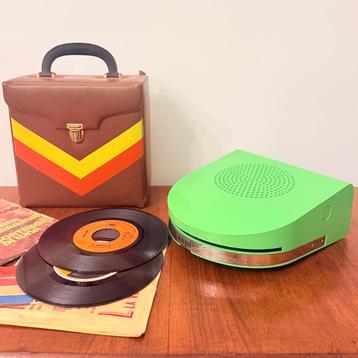 ZELDZAME PLATENSPELER MINERVA GA45-R SPACE AGE FLUO GROEN beschikbaar voor biedingen