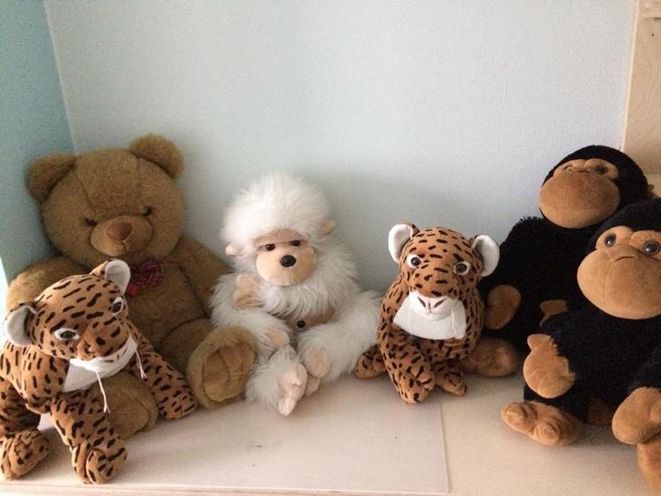 Grote knuffels: 2 zwarte apen en 1 beer, Enfants & Bébés, Jouets | Peluches, Comme neuf, Ours, Enlèvement