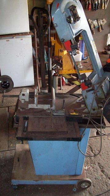 ijzer zaag machine beschikbaar voor biedingen