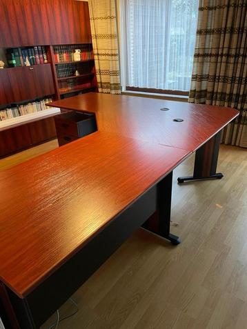 Bureau beschikbaar voor biedingen