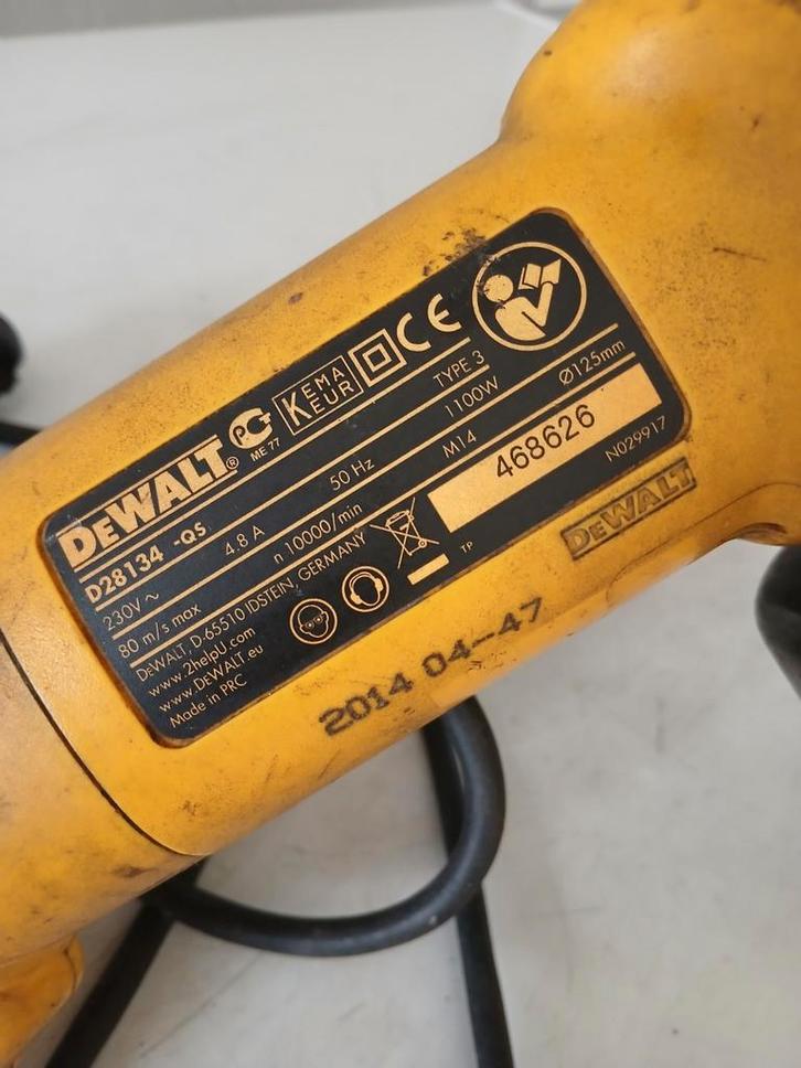 DeWalt D28134-Q5 1100W, cordon de 4 mètres, disque 125 mm, Bricolage & Construction, Outillage | Meuleuses, Enlèvement