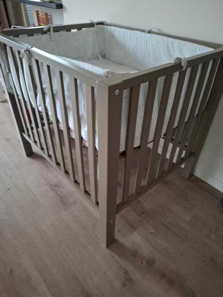 Parc pour bébés, Enfants & Bébés, Parcs, Utilisé, Rectangulaire, Réglable en hauteur, Tapis de parc, Enlèvement