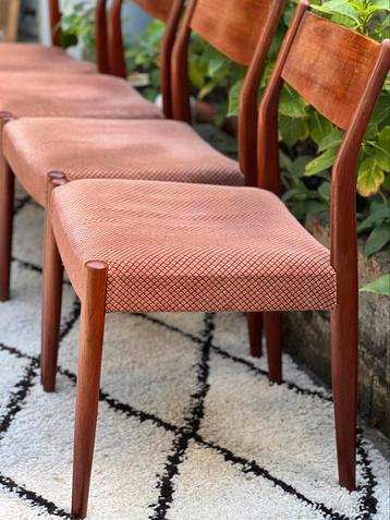 Cees Braakman vintage stoelen uit de jaren 60 beschikbaar voor biedingen