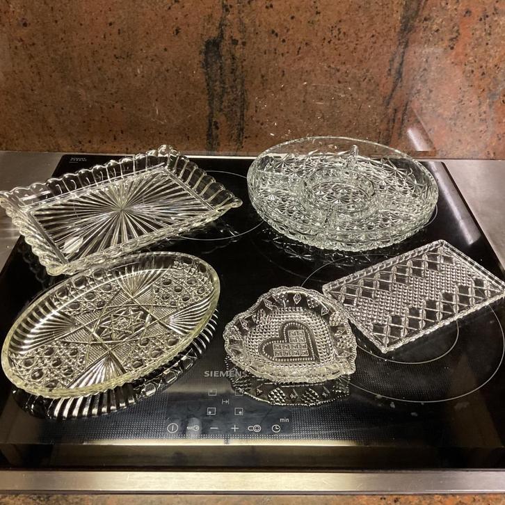 Lotje prachtig oud glazen schalen, mooi op feesttafel, lees, Antiek en Kunst, Curiosa en Brocante, Ophalen of Verzenden