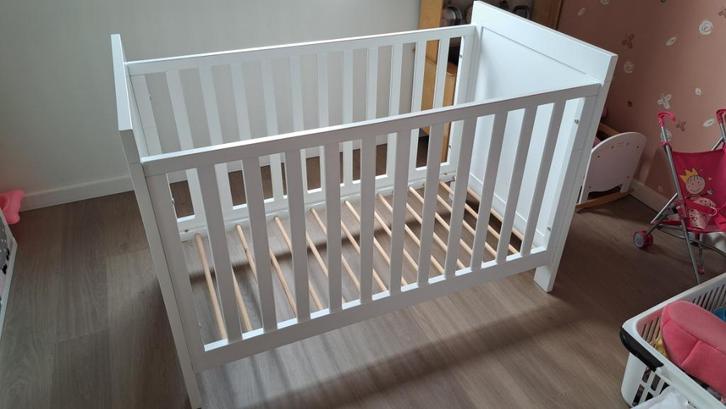 Bopita Babybed - inclusief matras, Kinderen en Baby's, Kinderkamer | Bedden, Gebruikt, Minder dan 140 cm, Minder dan 70 cm, Lattenbodem
