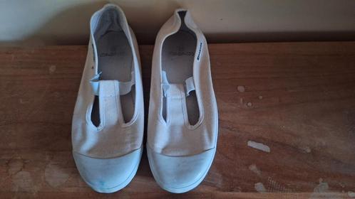 Witte turnpantoffels, maat 40, Sport en Fitness, Turnen, Zo goed als nieuw, Ophalen of Verzenden