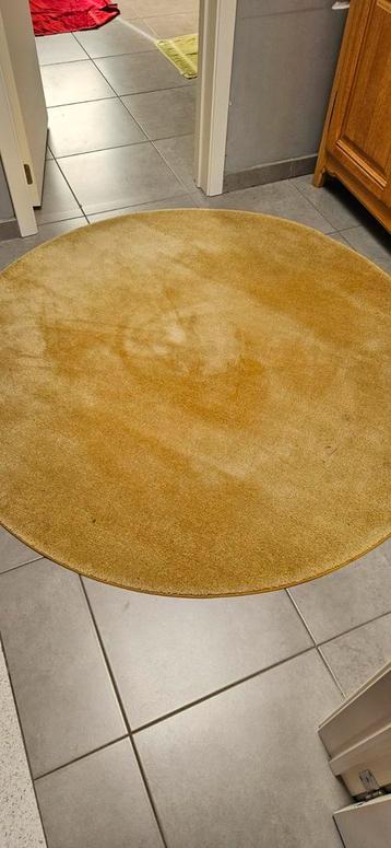Tapis rond ocre