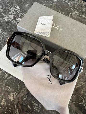Lunettes de soleil Christian Dior - Soie 2 beschikbaar voor biedingen