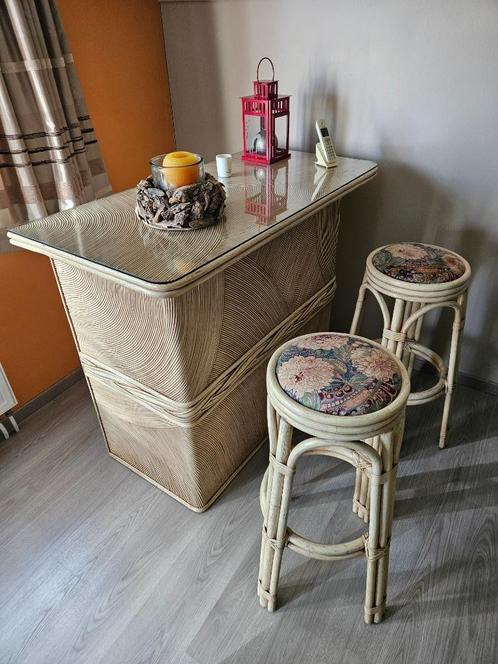 Bar avec protection verre + 2 tabourets hauts, Huis en Inrichting, Complete inboedels, Ophalen