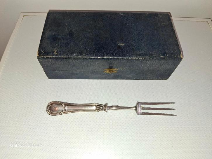 VINTAGE serveervork met oud gevogelte of gebraden, Antiek en Kunst, Antiek | Zilver en Goud, Zilver, Ophalen of Verzenden
