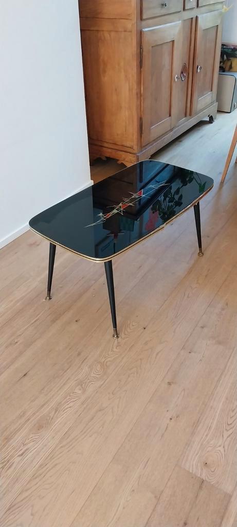 Vintage salontafel die gerepareerd moet worden, Huis en Inrichting, Tafels | Salontafels, Gebruikt, Glas, Ophalen