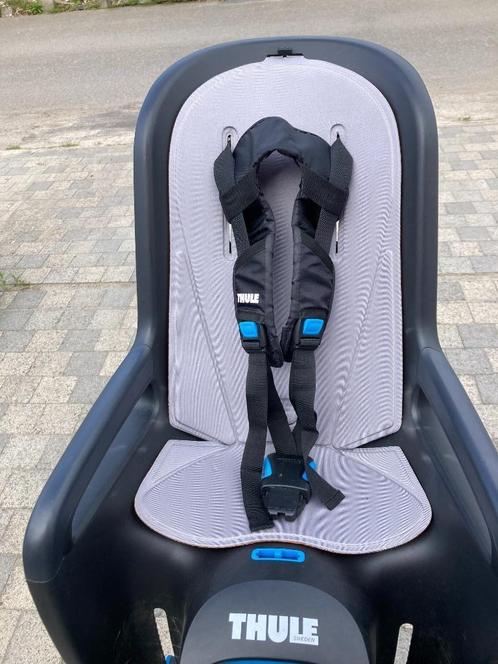 Thule fietsstoeltje, Fietsen en Brommers, Fietsaccessoires | Fietsstoeltjes, Gebruikt, Achterzitje, 9 t/m 18 kg, Voetsteuntjes