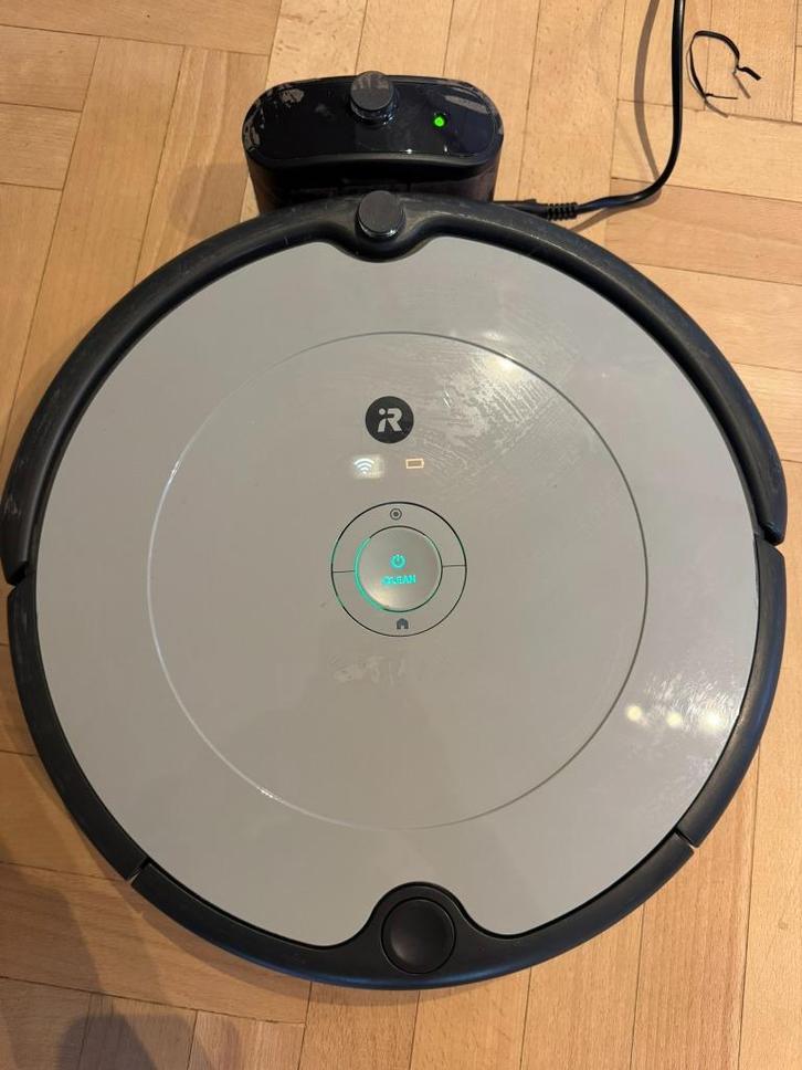 aspirateur robot irobot roomba 698, Elektronische apparatuur, Stofzuigers, Gebruikt, Robotstofzuiger, Minder dan 1200 watt, Reservoir