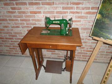 naaimachine  beschikbaar voor biedingen
