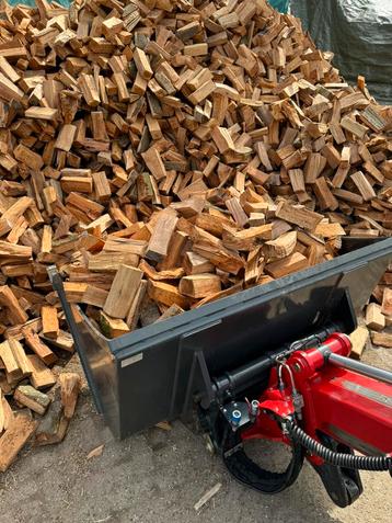 Brandhout haardhout kachelhout vers gekloofd  beschikbaar voor biedingen
