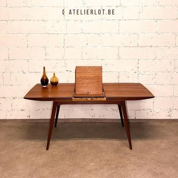 Design eettafel L. Van Teeffelen beschikbaar voor biedingen