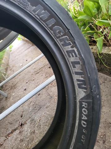 Pneu MICHELIN arrière moto 180/55/17 beschikbaar voor biedingen